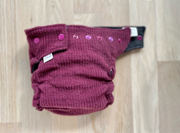 OneSize: Julicia Wollwindel Wolle/Wolle-Seide, Snaps: Merino-Cord "Merlot"